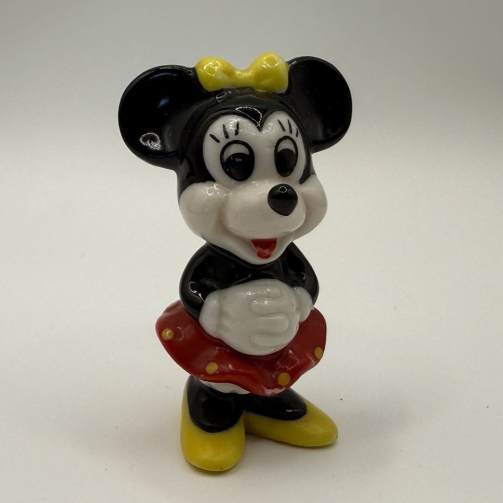 Vintage Walt Disney Ceramic Figurines 2 inches Minnie Mouse Small‎ Taiwan
